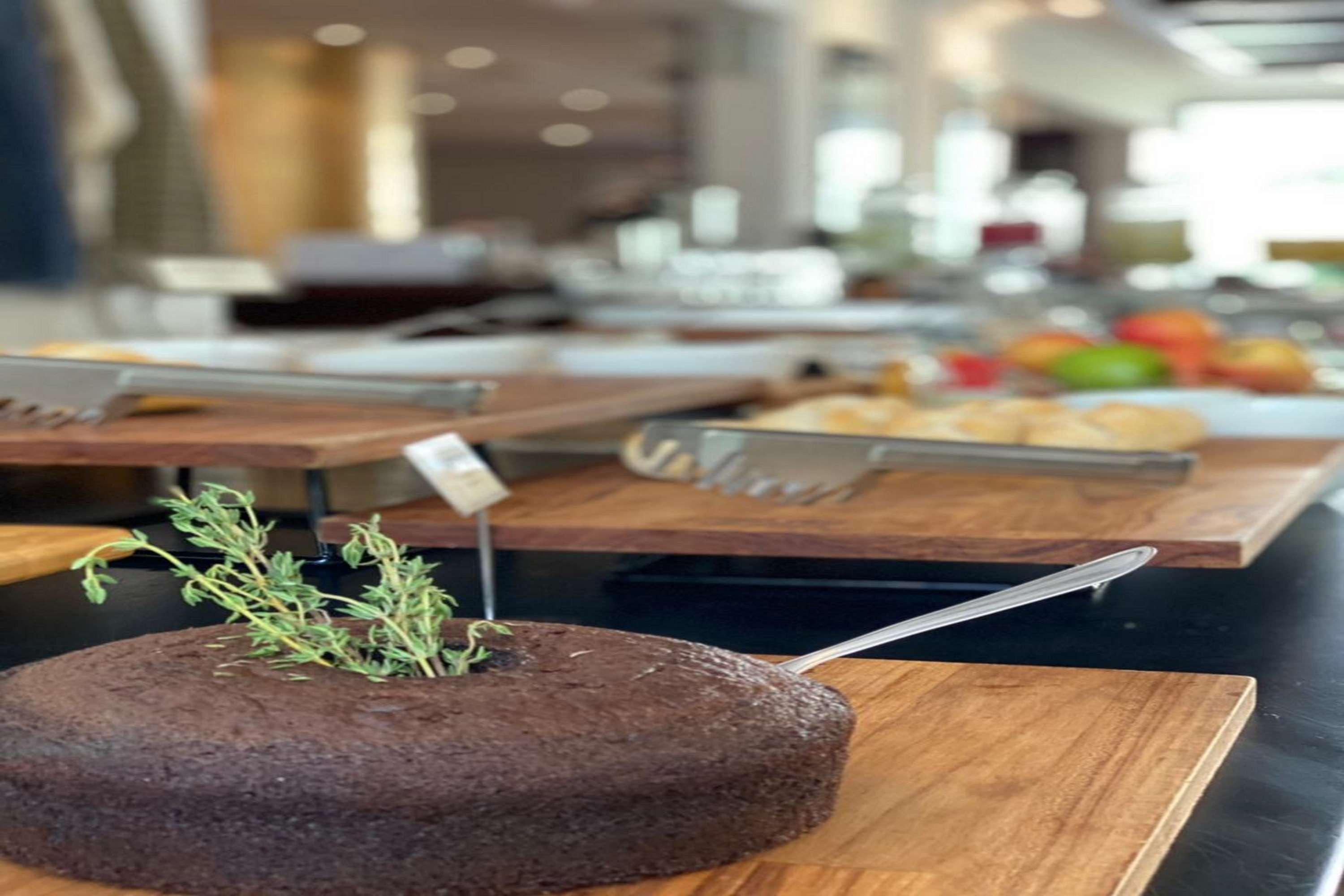 Radisson Oscar Freire Hotel São Paulo Luaran gambar A chocolate cake